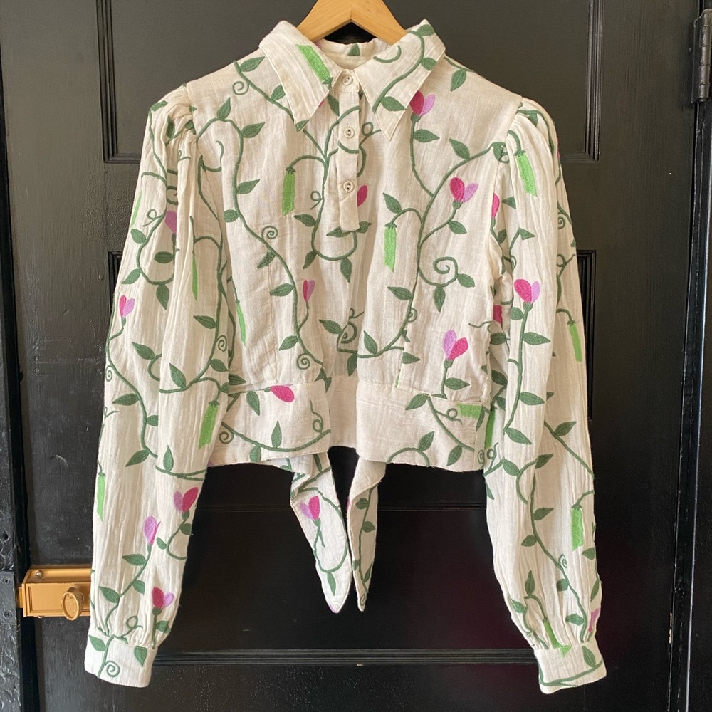 Embroidered Sweetpea Ghost Top